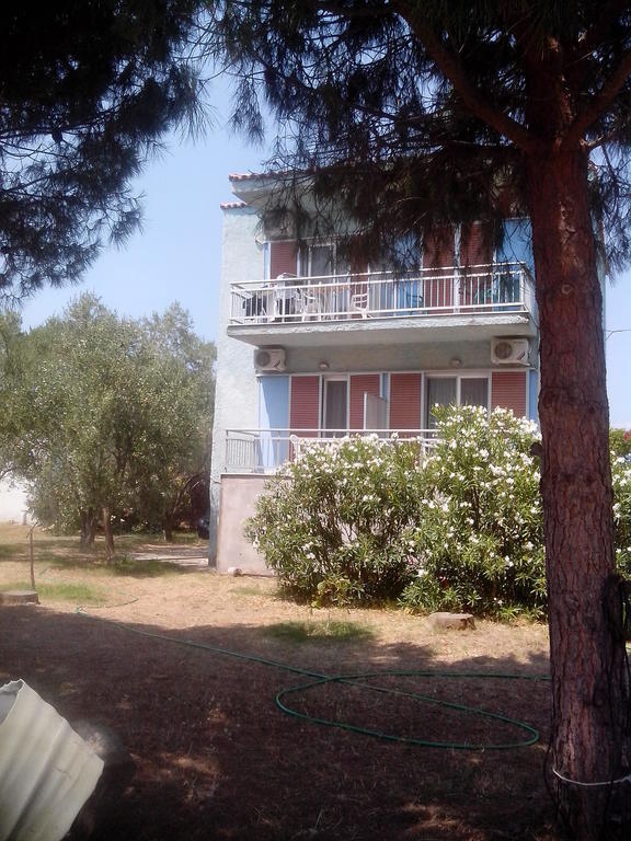 Pension Lakis Принос Экстерьер фото